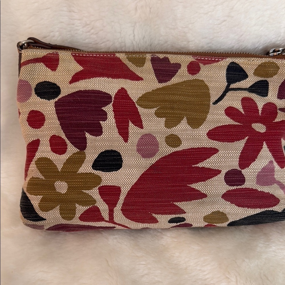 Fossil Red and Brown Clutch with Floral Design - Picture 4 of 15